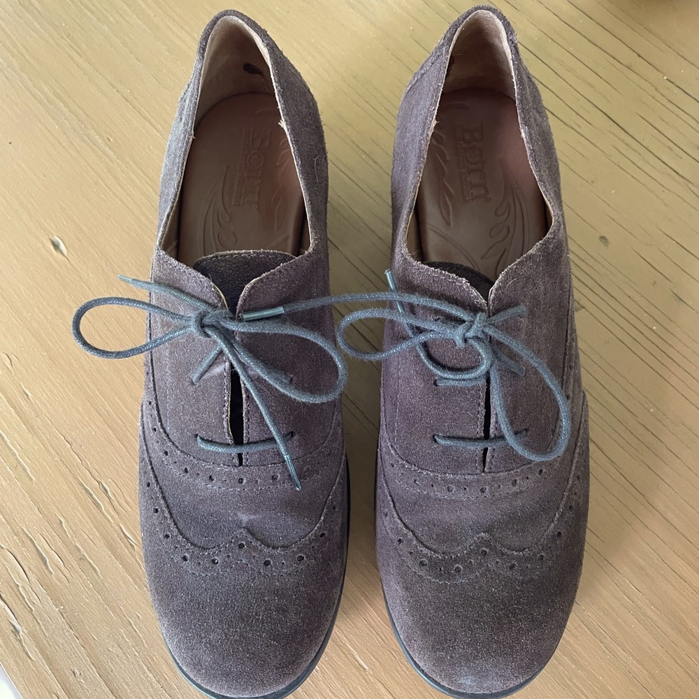 Born brown suede wingtip chunk heel oxfords